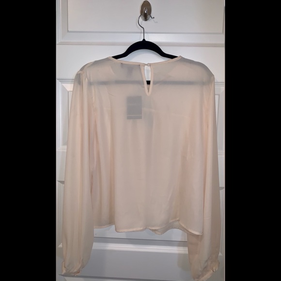 Cream Blouse with Black Bow Size 2x - Picture 4 of 4